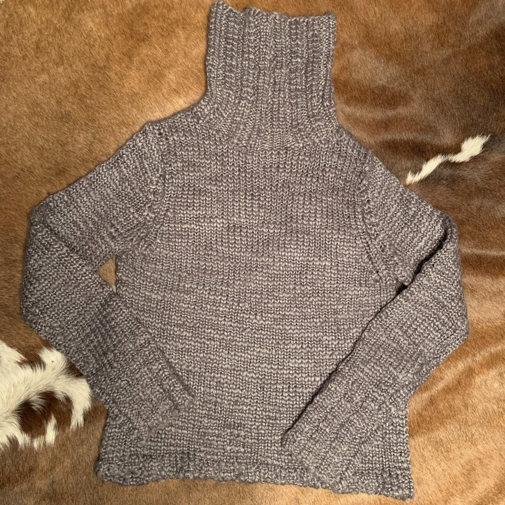 GAP unique chunky knit silver/grey turtleneck sweater Size M